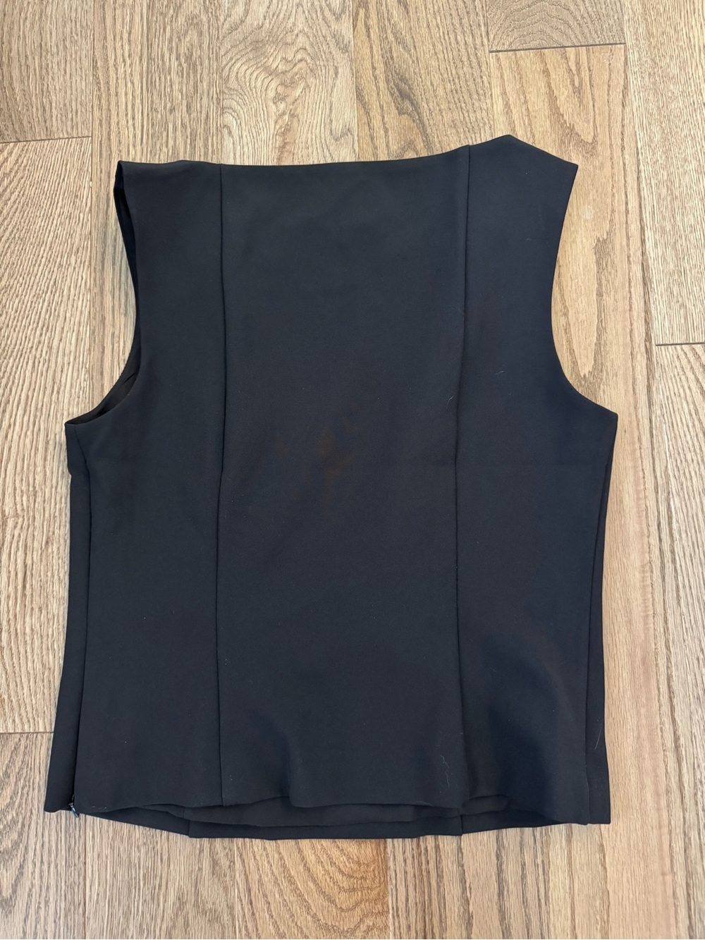 Express Black Sleeveless Shell Top - Picture 3 of 3